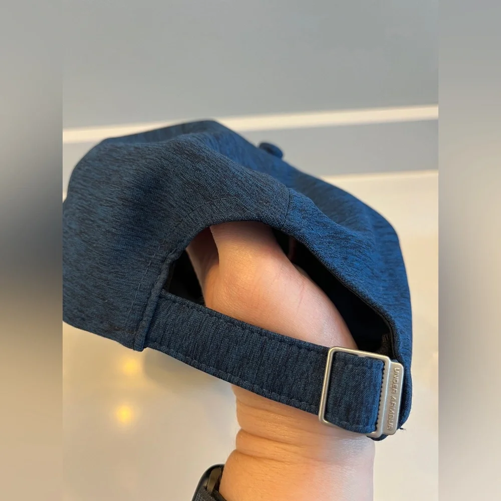 Women’s adjustable lightweight blue under Armour hat